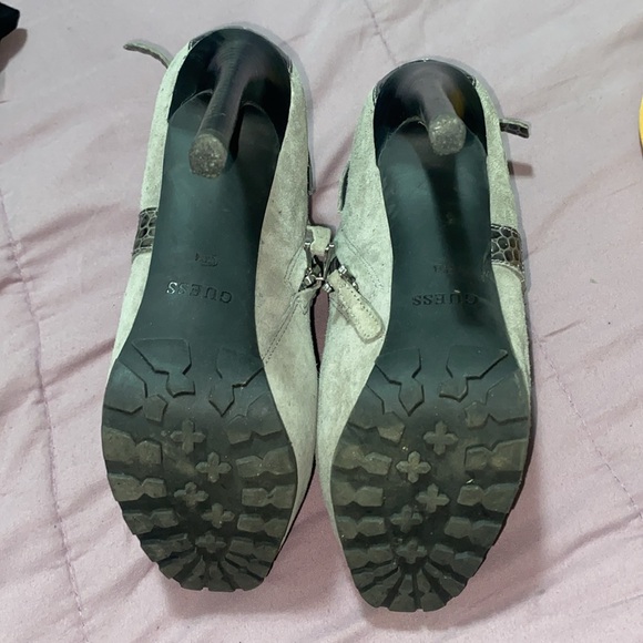Women’s Guess Suede Booties 6 1/2 - Picture 6 of 8